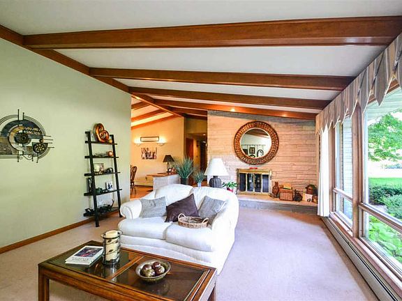 4th image of 1156 Beechwood Dr