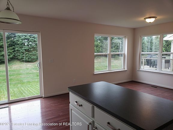 5th image of 6831 Cotswald Dr