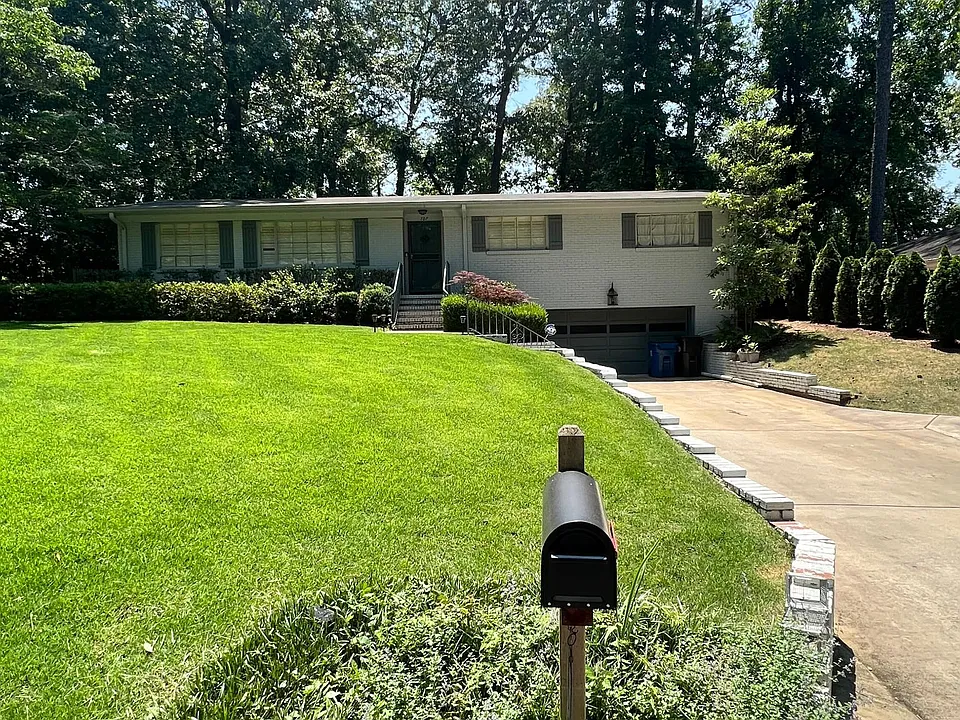 707 Warwick Rd