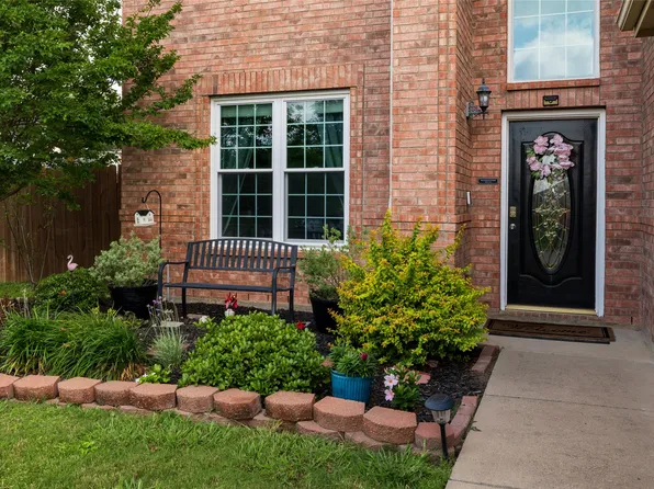 1016 Pebblecreek Dr, Burleson, TX 76028