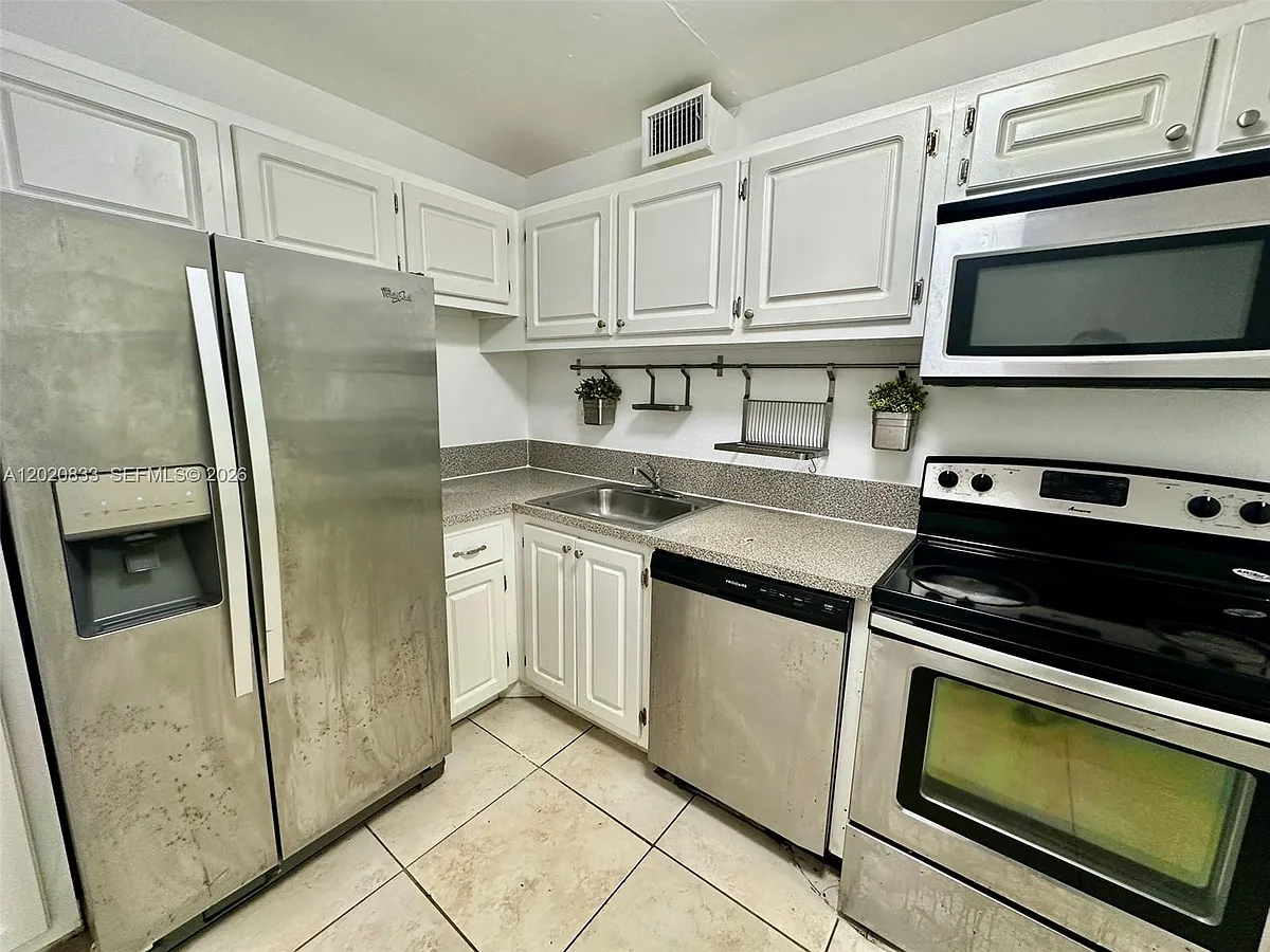 Building Photo - 1800 Sans Souci Blvd #410