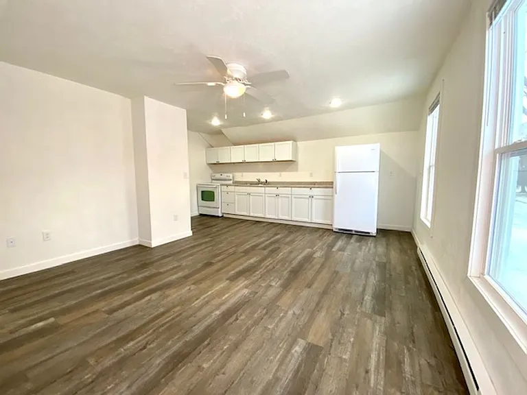 702 Algoma St — Photo 7