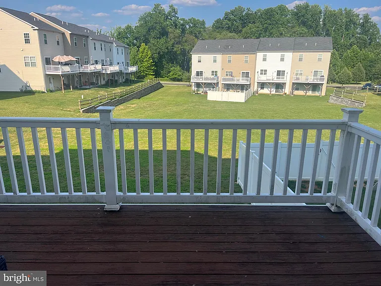 141 Graystone Dr — Photo 14