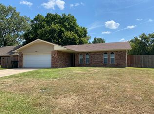 304 Capitol St, Fort Gibson, OK 74434
