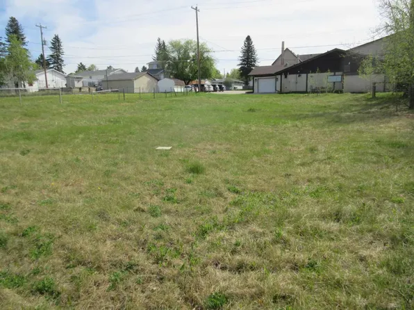 4807-4809 47th St, Rocky Mountain House, AB T4T 1C7