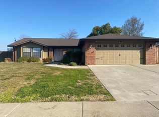 18500 N Milford Dr, Lockeford, CA 95237