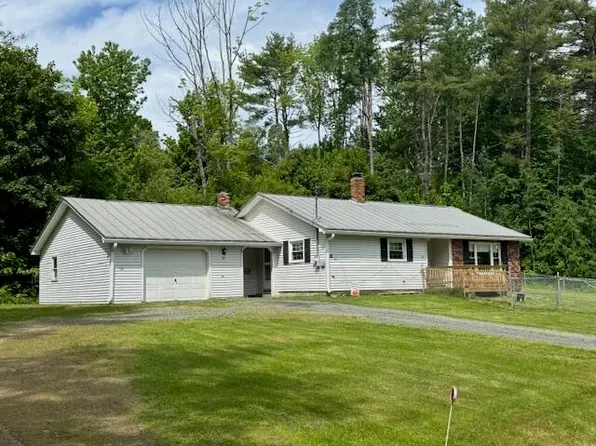 30 Riverside Drive, Hartland, ME 04943