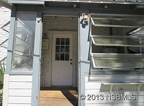 3rd image of 822 Downing St