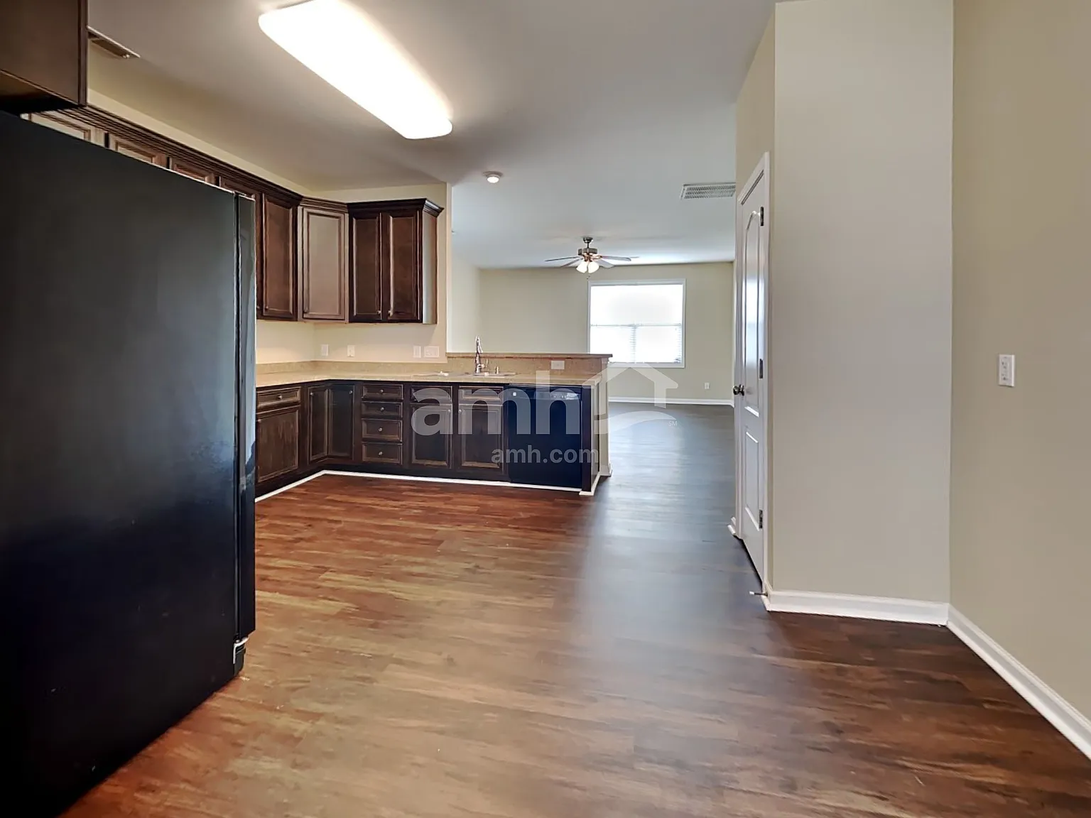 5 bed, 2.5 bath, 2140 sqft, $2,725 — Photo 4