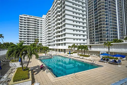 4747 Collins Ave #510 Photo 1