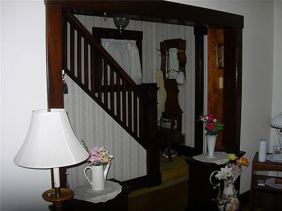 2nd image of 424 9th St