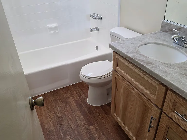 535 E Hazel St #6 — Photo 9