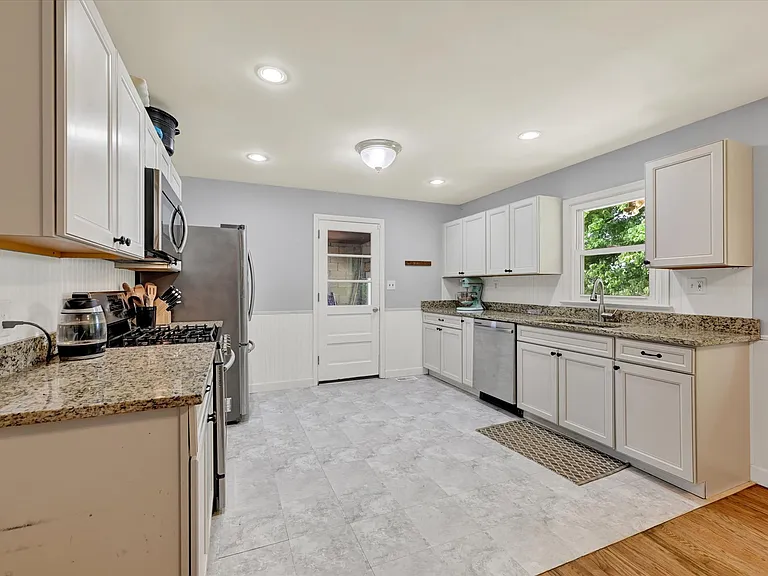 2019 S Fountain Green Rd — Photo 1