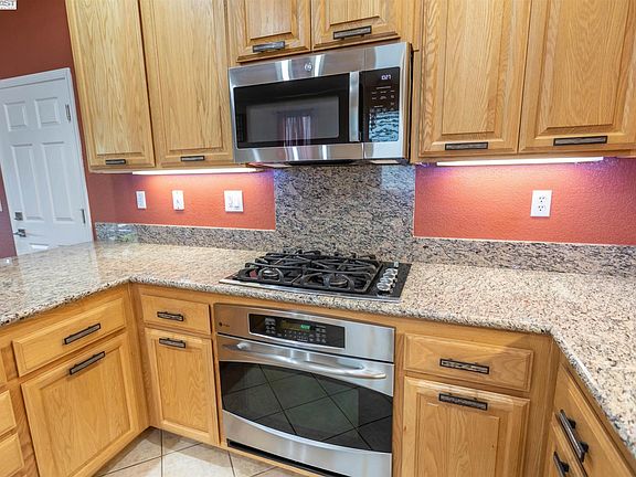5th image of 3154 Flagler Way