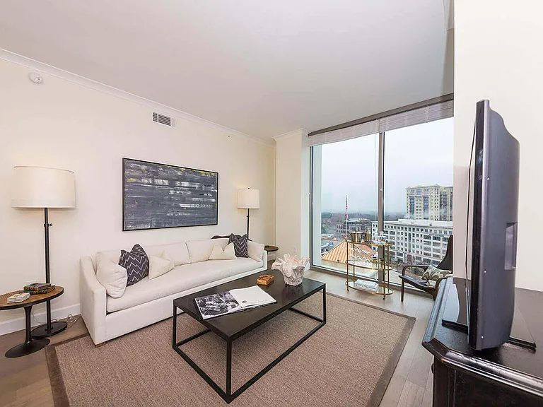 The Residence Buckhead Atlanta — Photo 42