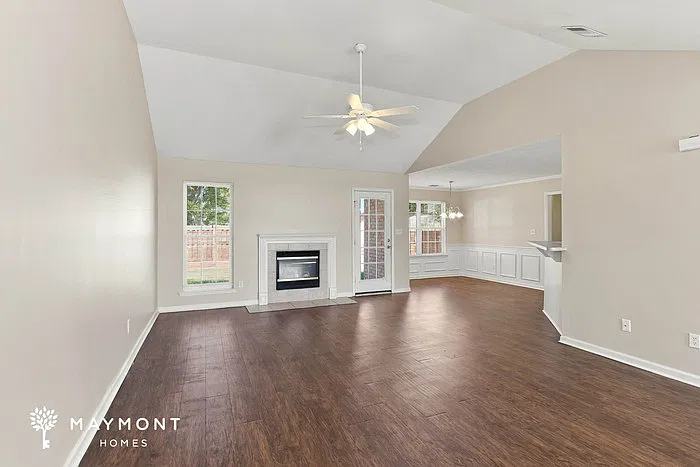 3 bed, 2.0 bath, 1956 sqft, $1,745 — Photo 3