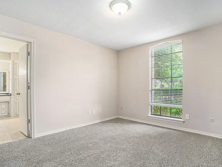 802 Pebblebrook Dr — Photo 18