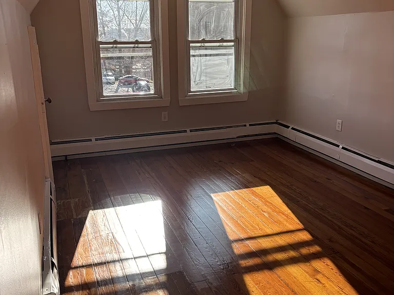 165 Grove St — Photo 8