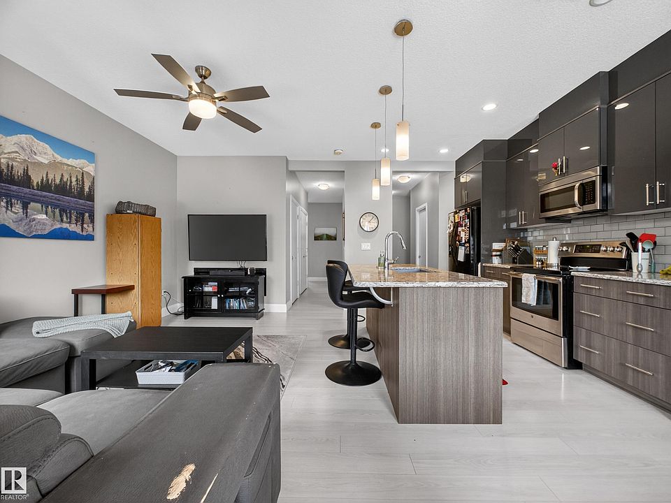 1st image of 118 Springwood Way