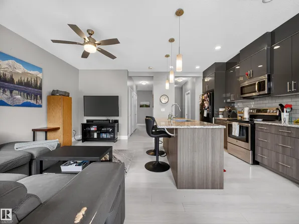 118 Springwood Way, Spruce Grove, AB T7X 0S7