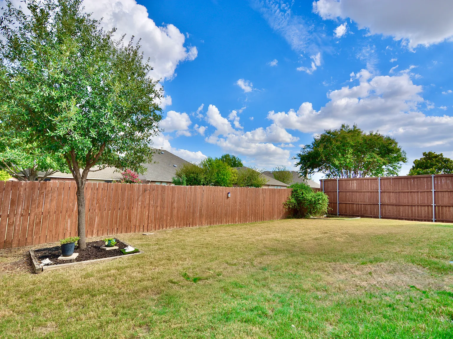 4 bed, 2404 sqft, $2,800 — Photo 3