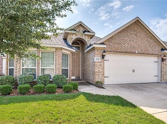 2nd image of 1420 Soaptree Ln