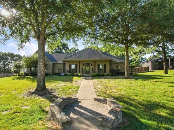 130 Chase Creek Dr S, Henderson, TX 75654