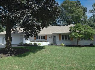 4001 Diane Dr, Fairview Park, OH 44126