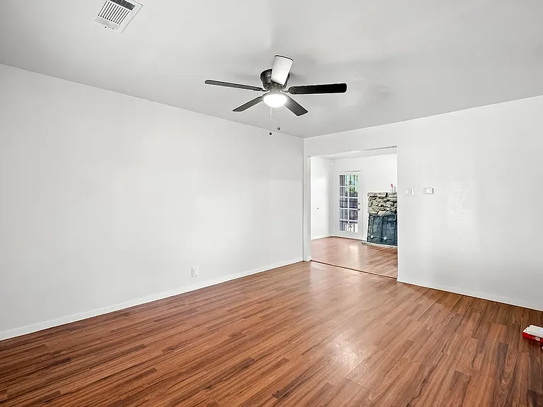4743 E Lane Ave — Photo 2