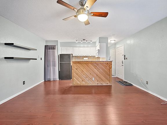 3rd image of 2314 Bamboo Dr #1304