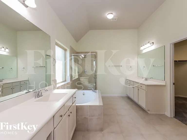 23810 Via Viale Dr — Photo 10