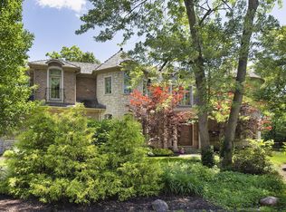 1749 Ridgewood Ln E, Glenview, IL 60025