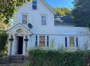 46 Cottage Pl, Roosevelt, NY 11575