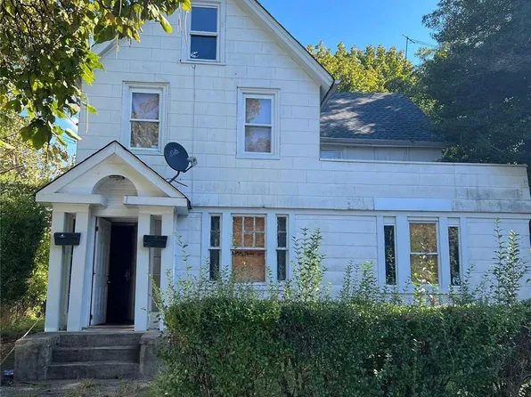 46 Cottage, Roosevelt, NY 11575