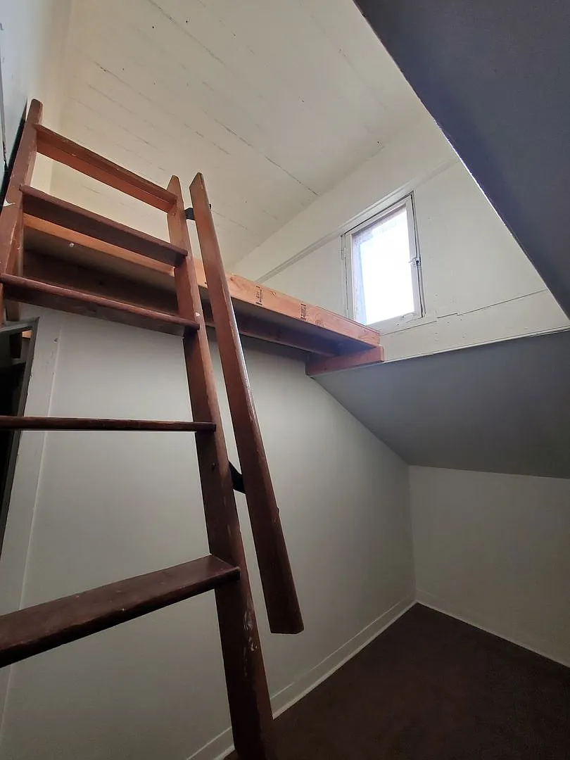 2467 S Burrell St 6 unit — Photo 4