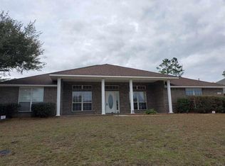 5501 Colinas Verde Dr, Milton, FL 32570