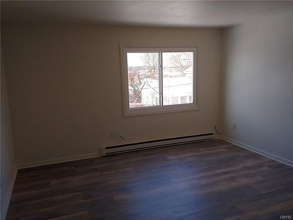 4th image of 104 Gannett Aly APT 1