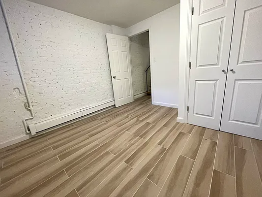 Rented by J PRESTON AND ASSOCIATES INC | media 24