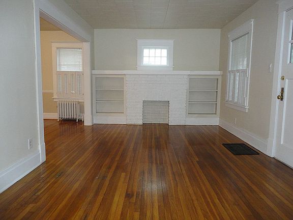 5th image of 36 Nassau Ave