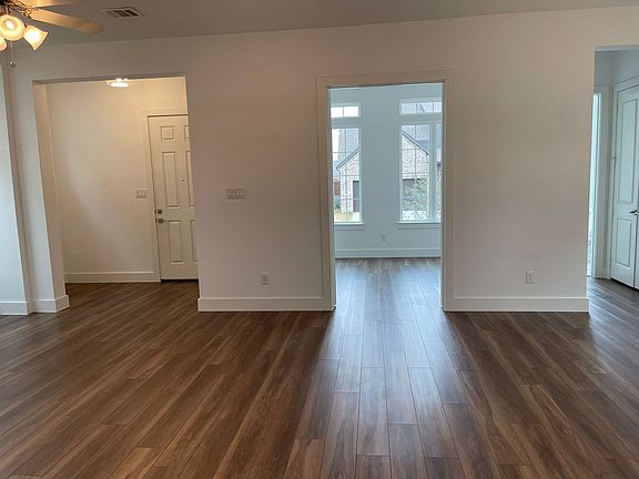 4th image of 8209 Pine Valley Dr