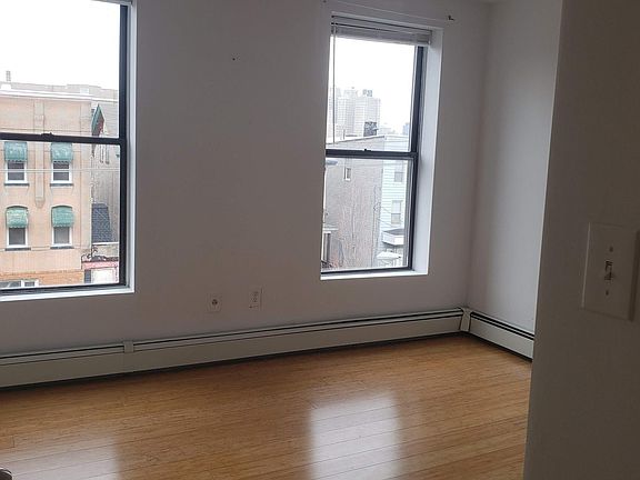 5th image of 360 Pacific Ave APT 4