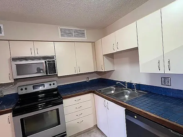 465 Forestway Cir — Photo 8