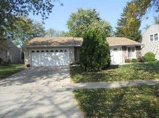710 Newport St N, Roselle, IL 60172