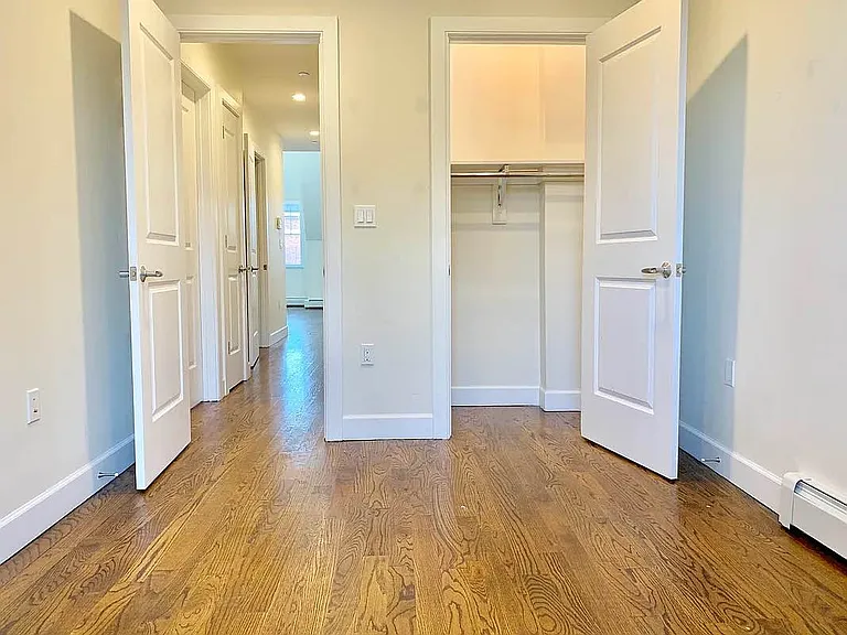 456 E 29th St #4 — Photo 22