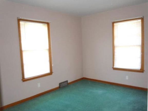 5th image of 57019 Wegee Ln