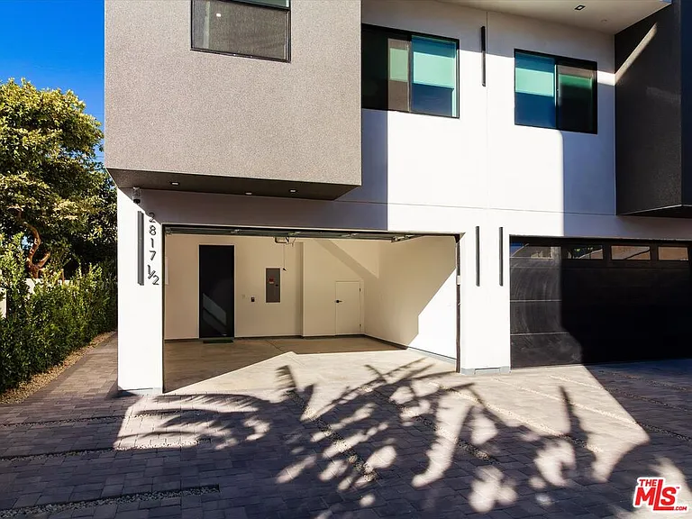 2817 1/2 S Redondo Blvd — Photo 32
