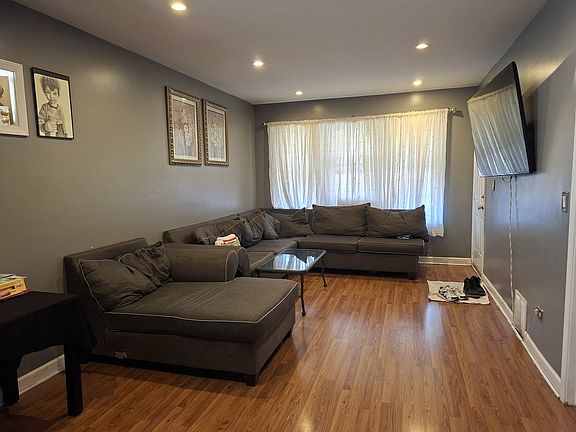 3rd image of 3137 S 54th Ct
