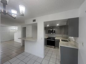 7833 NW 44th Ct, Pompano Beach, FL