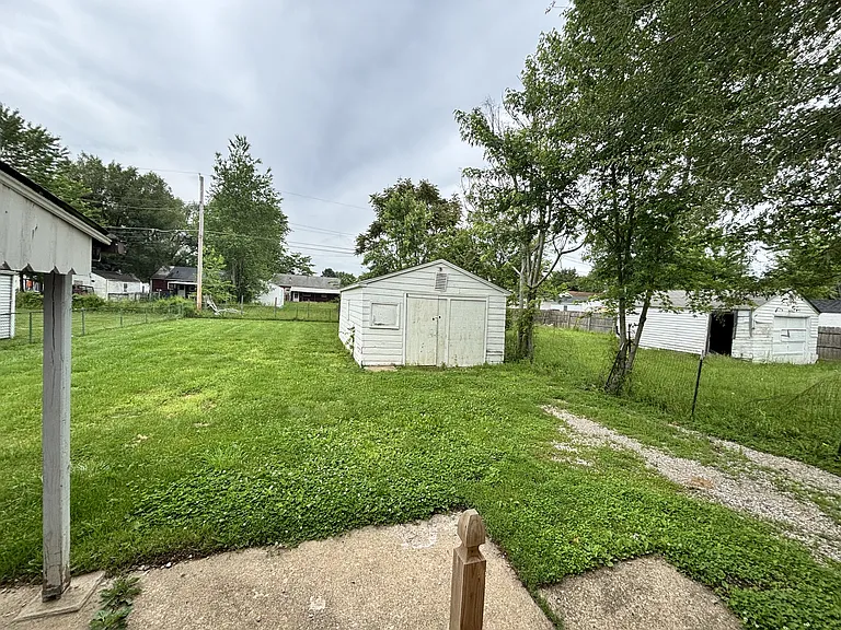 2321 Harmont Ave NE — Photo 9