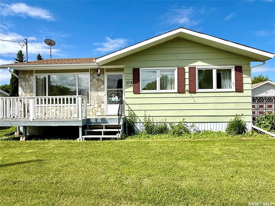 1st image of 104 Montreal AVENUE